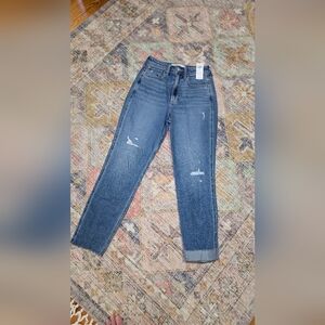 NWT HOLLISTER CURVY MOM JEANS
